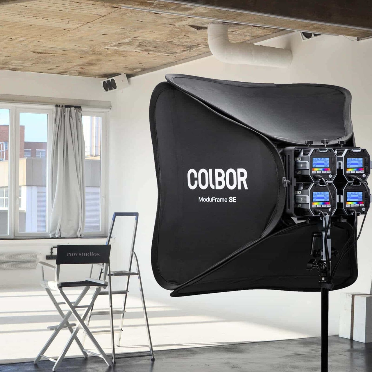 Colbor ModulFrame SE studio lighting softbox for photographers in a bright indoor studio setup