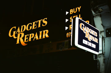 Gadgets repair sign with buy and sell options