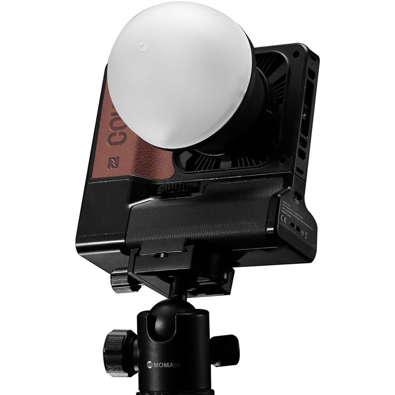 Synco COLBOR HLR light reflector kit mounted on a camera for enhanced photography lighting