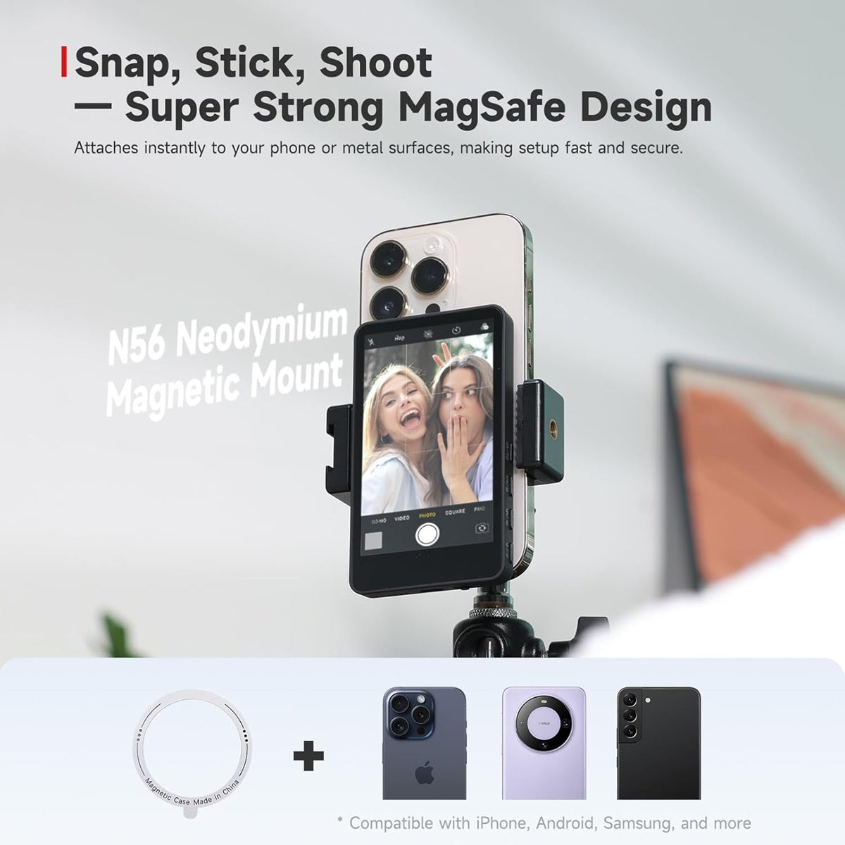 SYNCO XView M4 magnetic screen mirroring attached to a smartphone for easy selfies with friends
