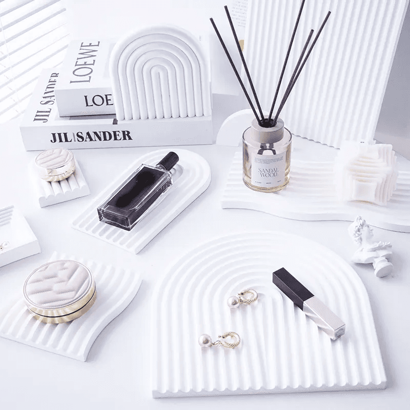 Wave Plaster Cutting Board Decoration set with various accessories and decorative items displayed