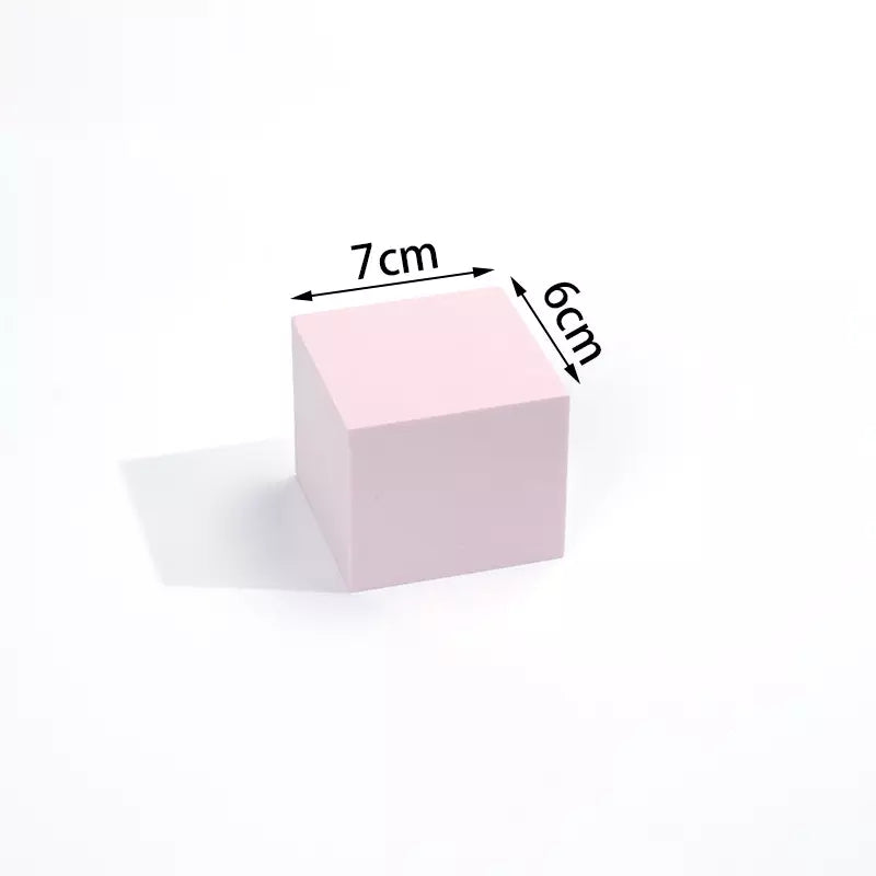 VMIDirect Pink Cube for Cube Photography, measuring 7cm by 6cm for studio setups