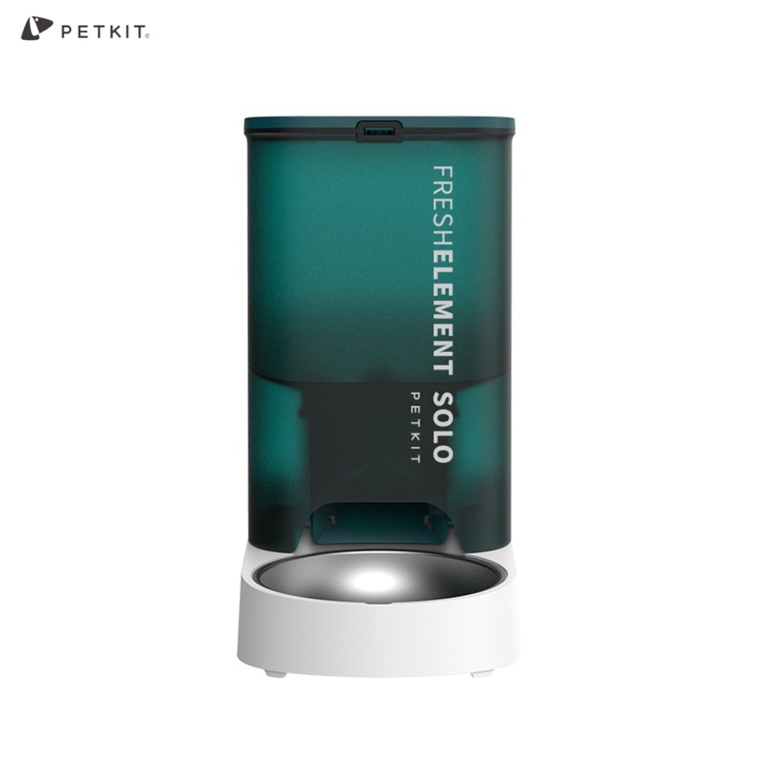 Petkit Fresh Element Solo pet food dispenser with sleek green container and white base bowl