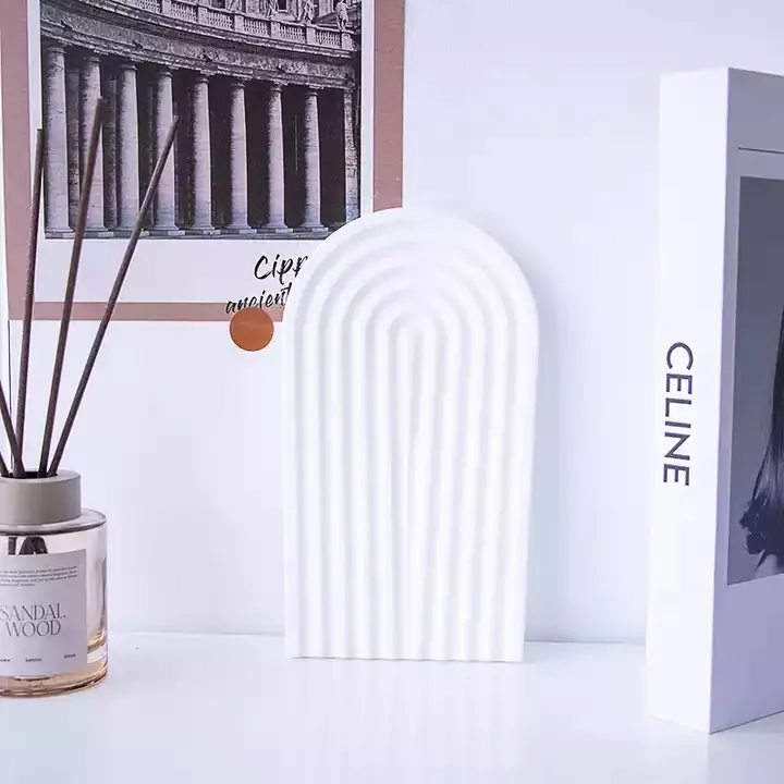 Stylish Wave Plaster Cutting Board Decoration in White, perfect for modern home decor