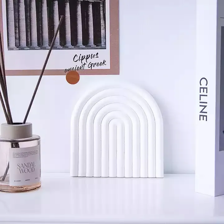 Stylish Wave Plaster Cutting Board Decoration in White for Modern Home Decor