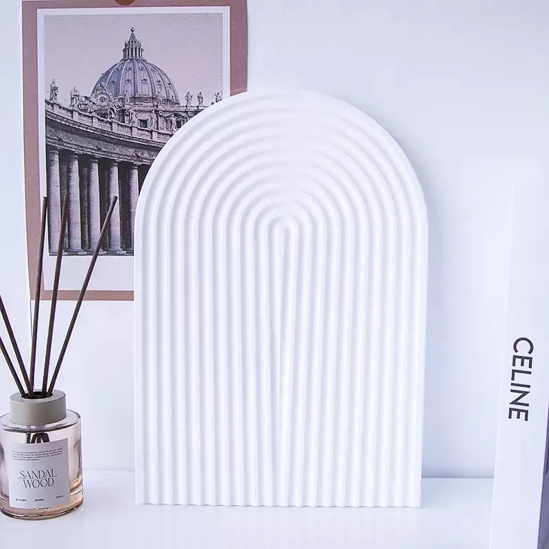Wave Plaster Cutting Board Decoration in White with Elegant Design for Home Decor